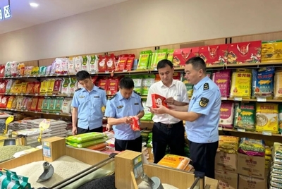 守護安全迎雙節——鄒城市市場監管局開展節前食品安全專項檢查